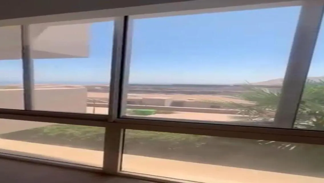 شقة فاخرة مطلة على البحيرات للبيع!
