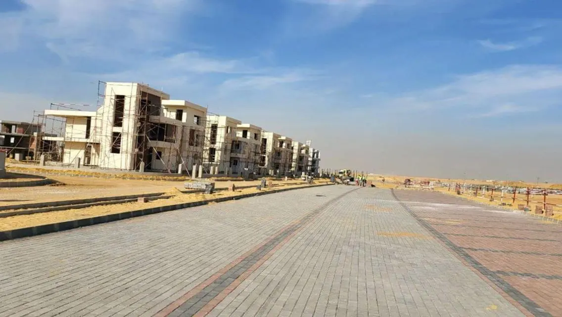 شقة فاخرة بحمام سباحة وحديقة خاصة