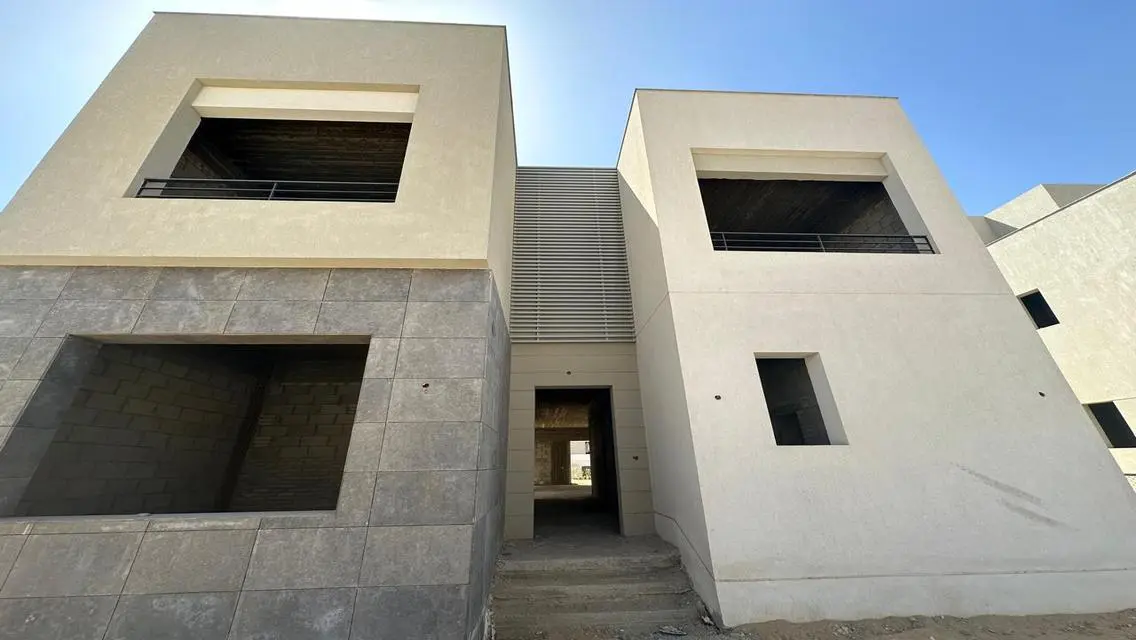 Luxury Villa with Private Garden and Exceptional Amenities