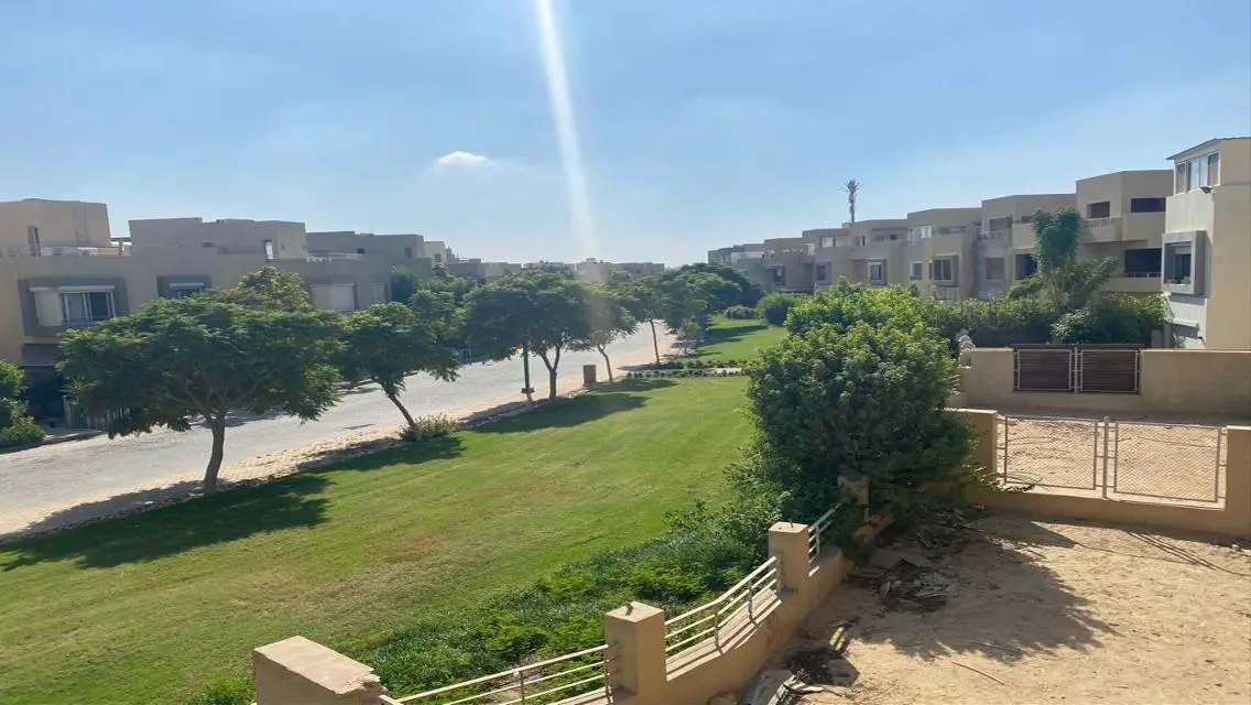 Luxury Villa with Private Garden and Exceptional Amenities
