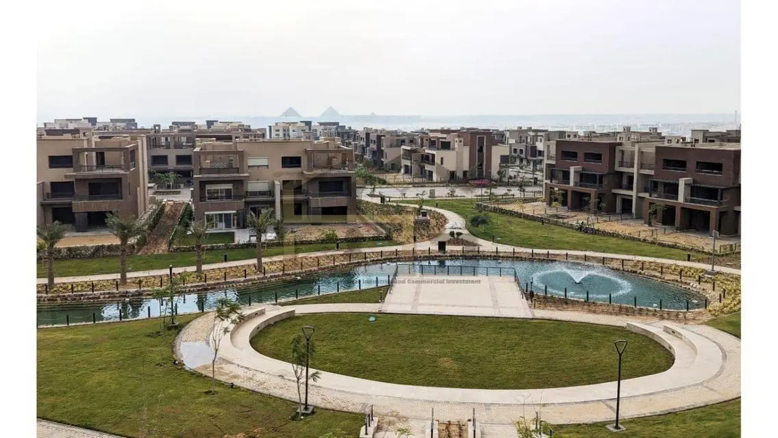 Luxurious Villa with Lake View in New Giza