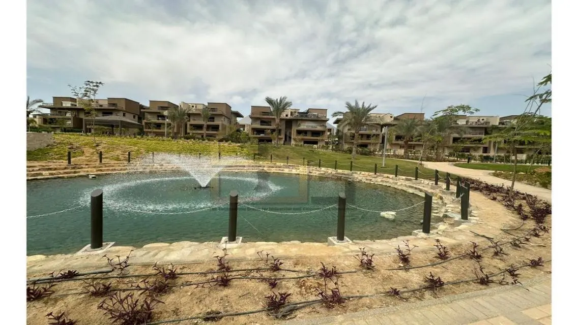 Luxurious Villa with Lake View in New Giza