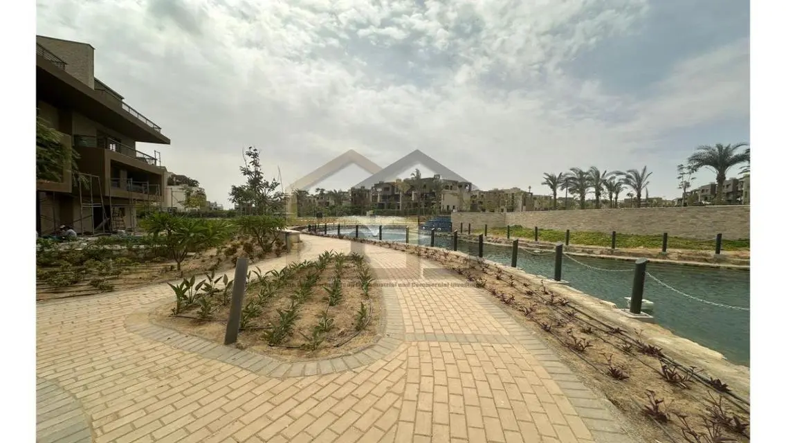 Luxurious Villa with Lake View in New Giza