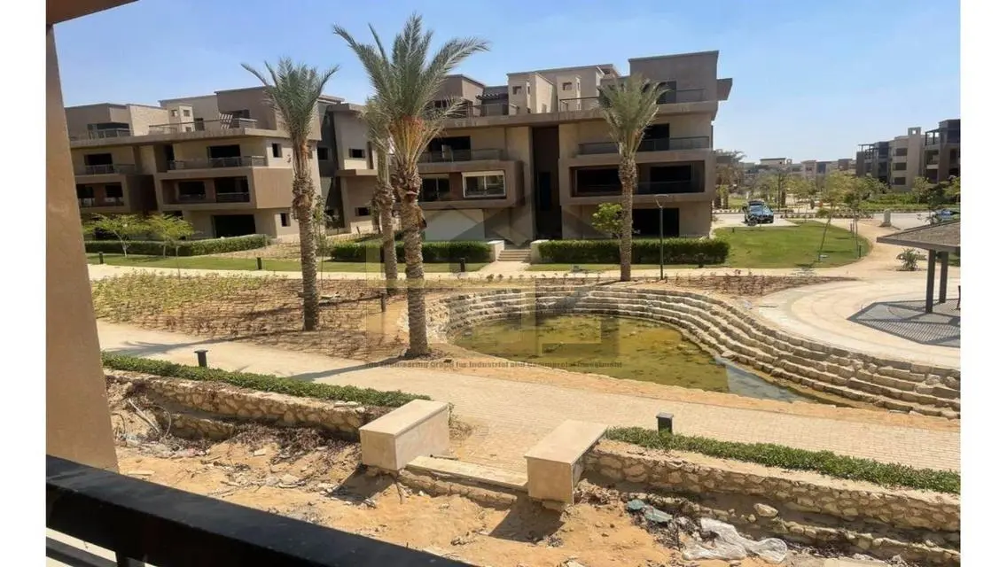 Luxurious Villa with Lake View in New Giza