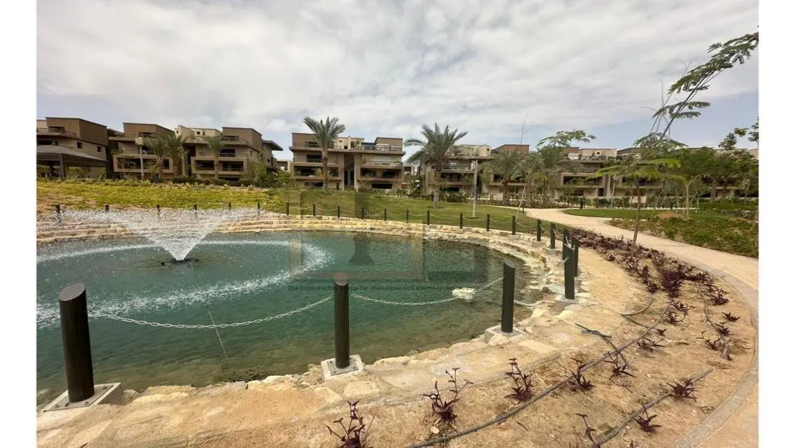 Luxurious Villa with Lake View in New Giza
