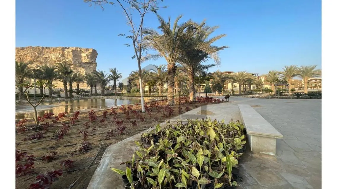 Luxurious Villa with Lake View in New Giza