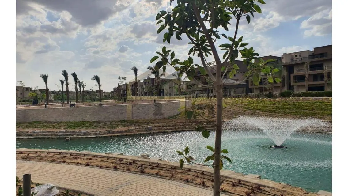 Luxurious Villa with Lake View in New Giza