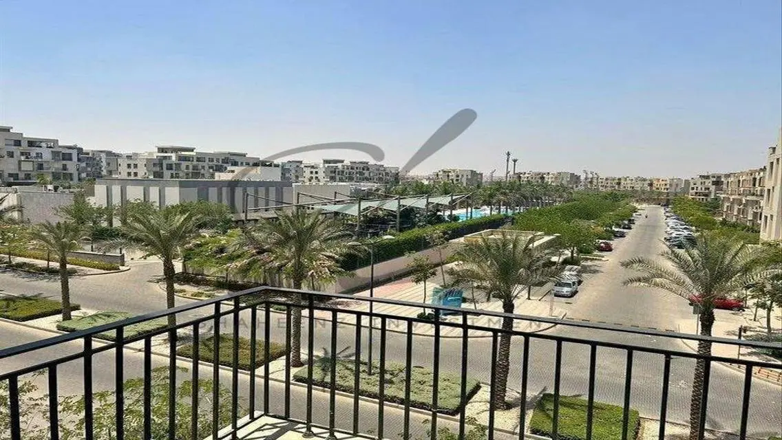 منزل فخم جاهز للسكن مع حديقة ومسبح
