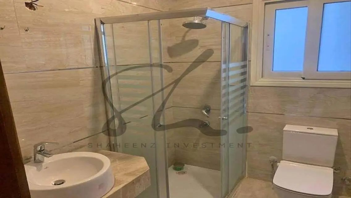 منزل فخم جاهز للسكن مع حديقة ومسبح