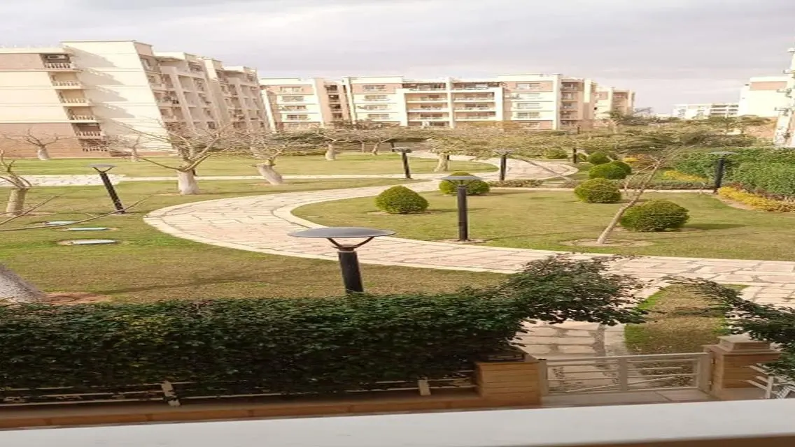 شقة متميزة بمساحة واسعة وإطلالة خلابة