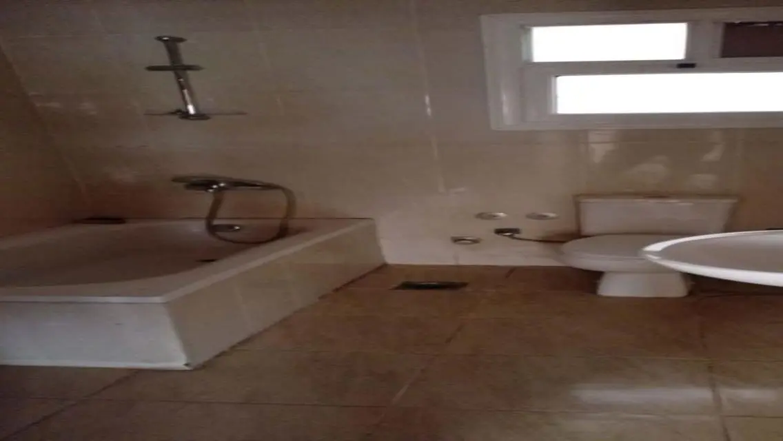 شقة متميزة بمساحة واسعة وإطلالة خلابة