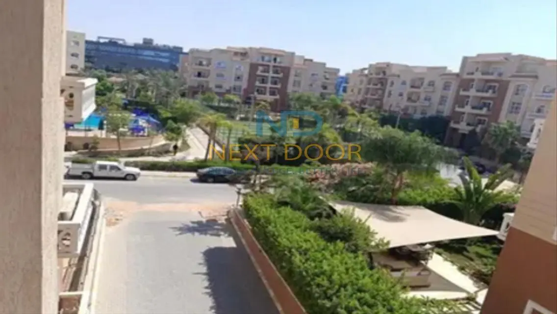 شقة فاخرة بمساحة 240 متر في AUC FUE