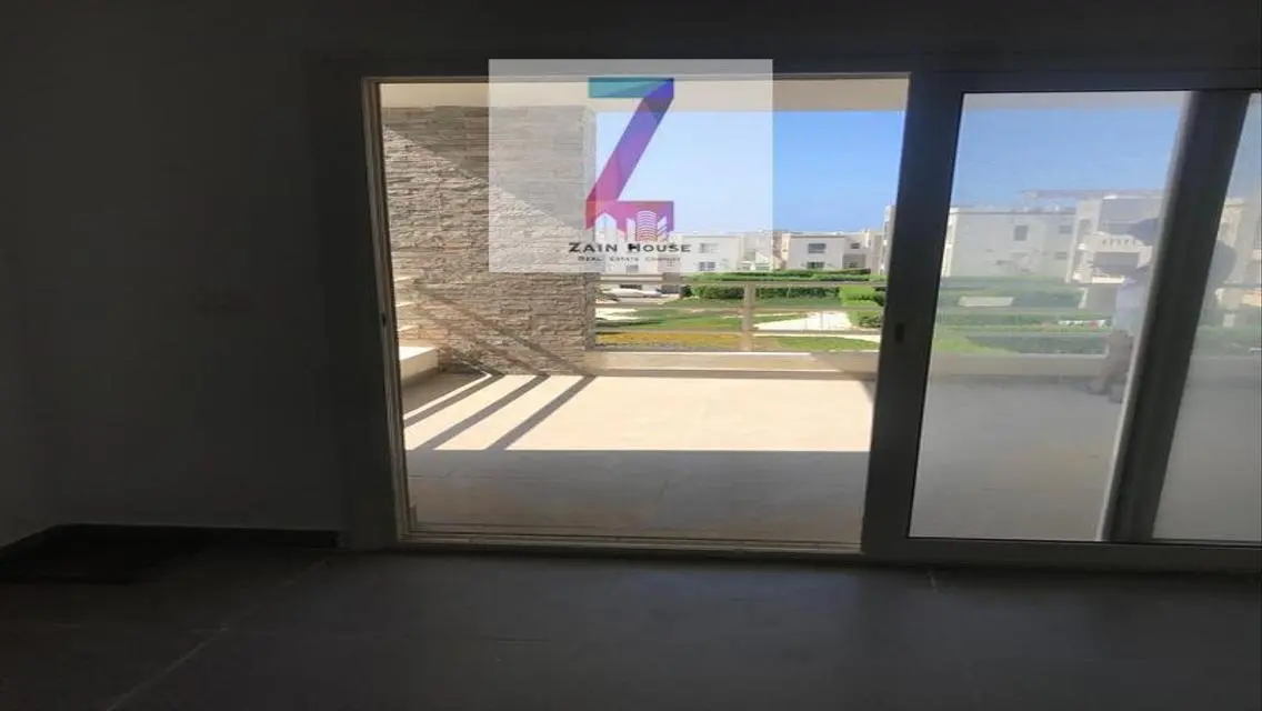 Luxury Apartment for Sale with 150 Meter Space and Balcony