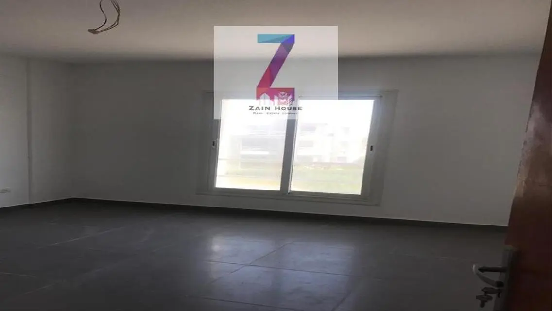 Luxury Apartment for Sale with 150 Meter Space and Balcony