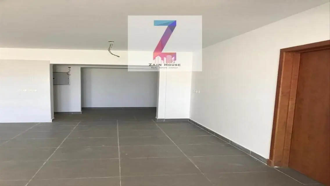 Luxury Apartment for Sale with 150 Meter Space and Balcony