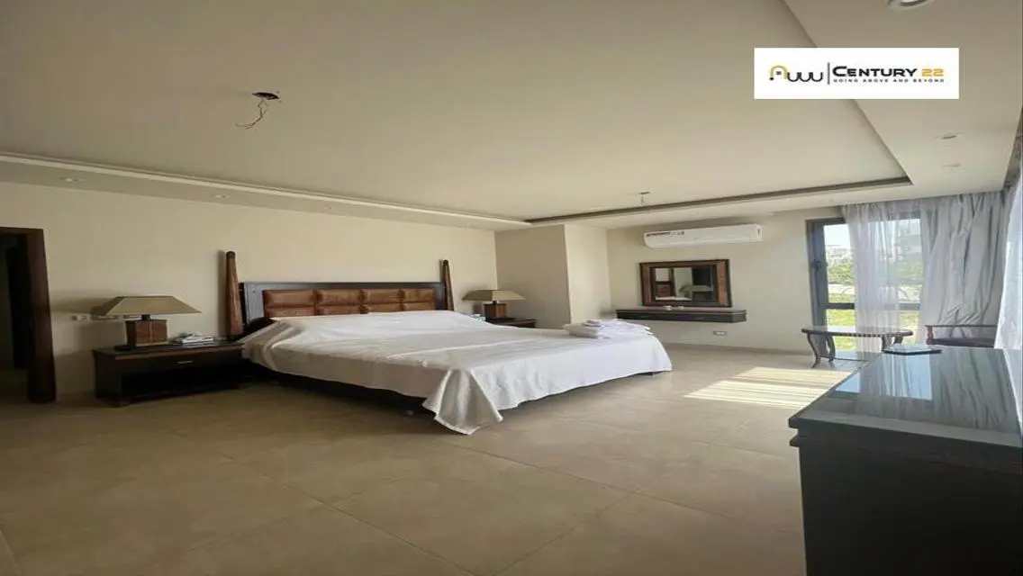 Luxury Apartment with Lake View at 34 Golden Square