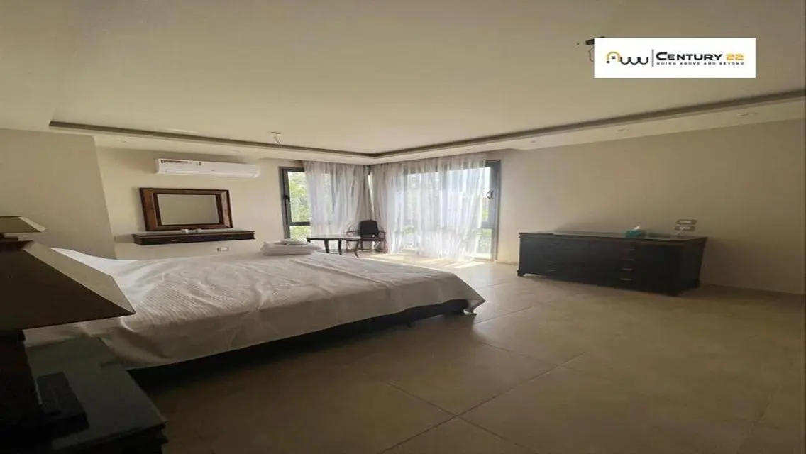 Luxury Apartment with Lake View at 34 Golden Square