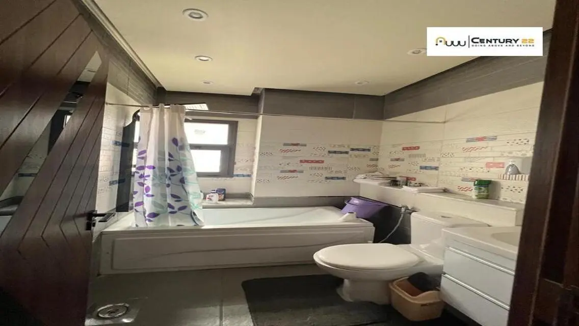 Luxury Apartment with Lake View at 34 Golden Square