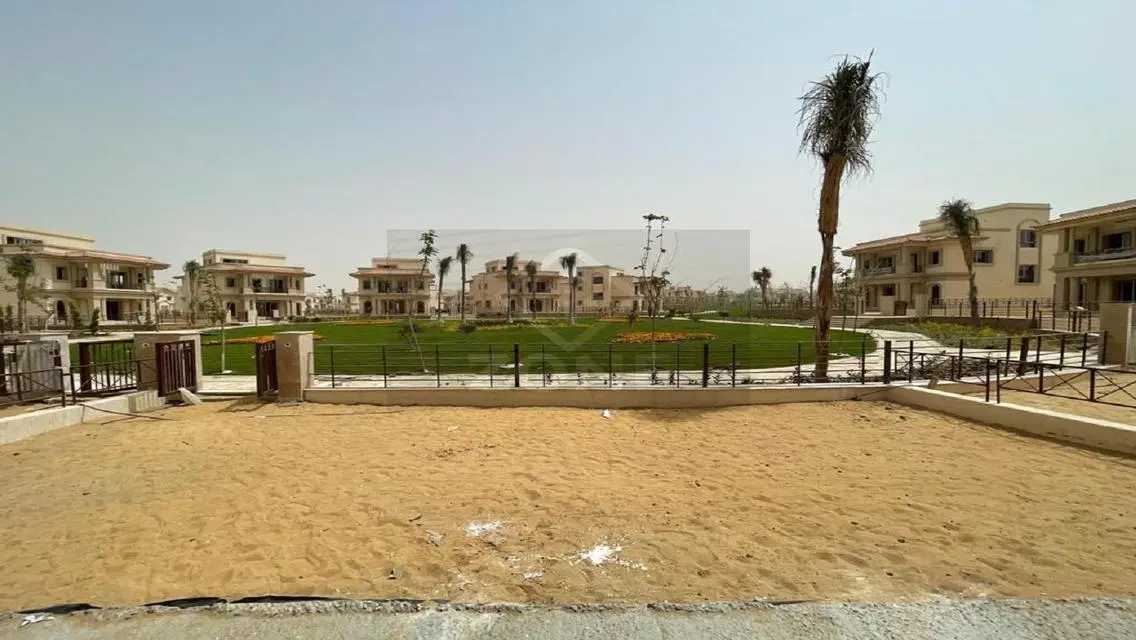Luxury Villa in D3 with Private Garden and Shared Pool