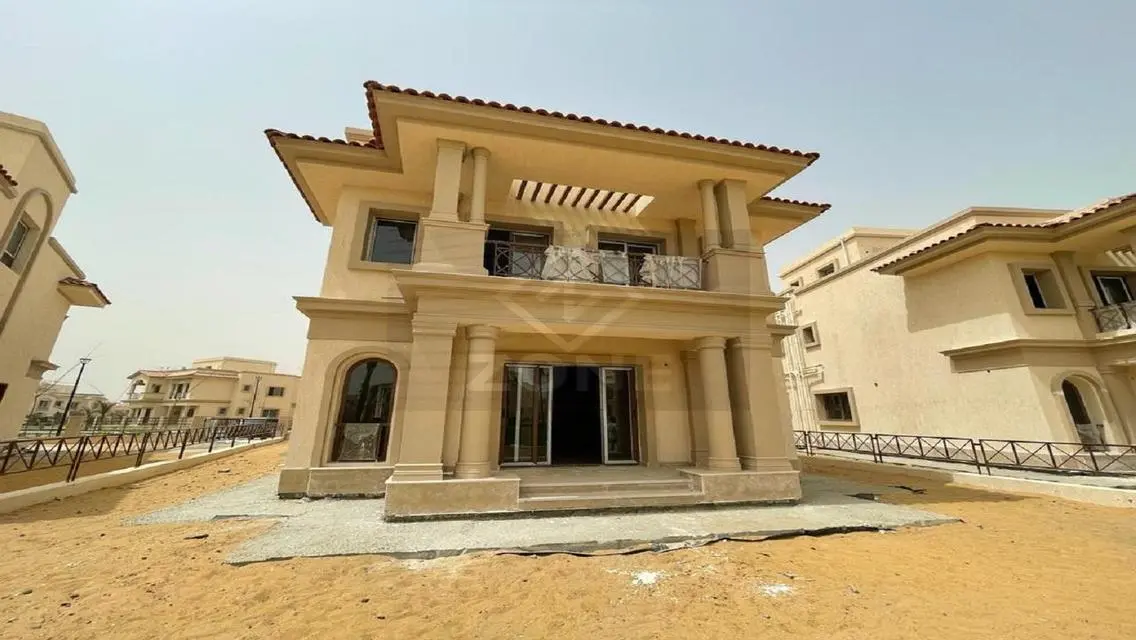Luxury Villa in D3 with Private Garden and Shared Pool
