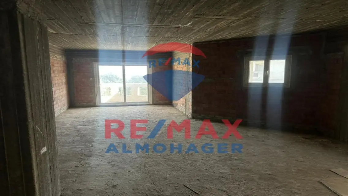 Luxury Apartment for Sale with Spacious Area - Don't Miss Out!