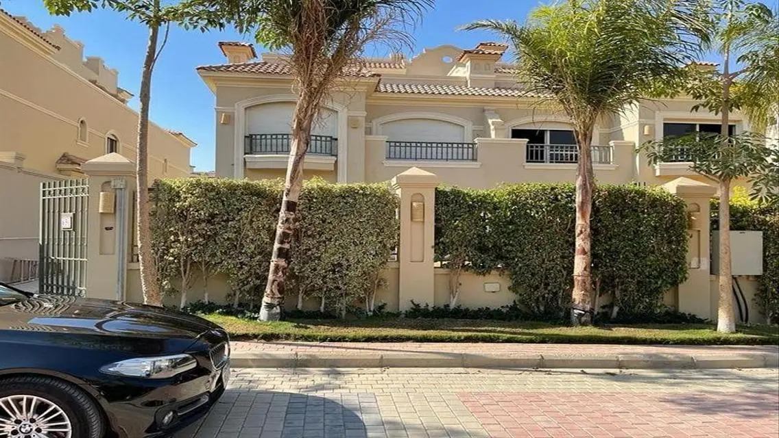 فيلا فاخرة بمسبح خاص وحديقة خاصة في مناظر بحيرية