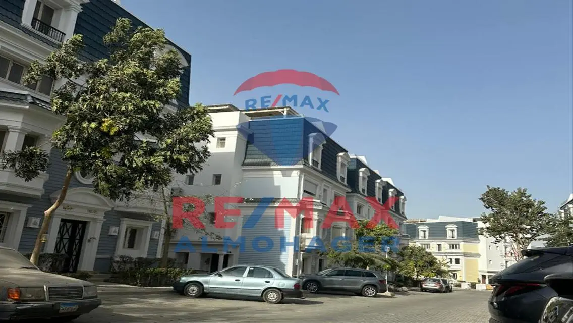 Luxurious Apartment with Spacious Layout for Sale in Prime Location