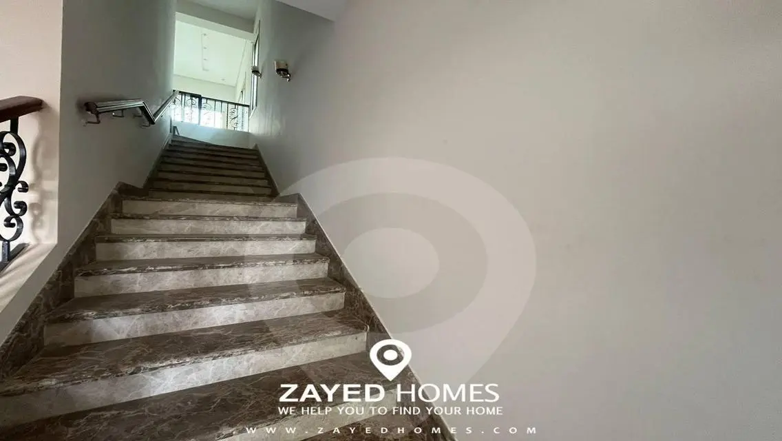 Luxurious Villa in New Giza Compound - 6th October