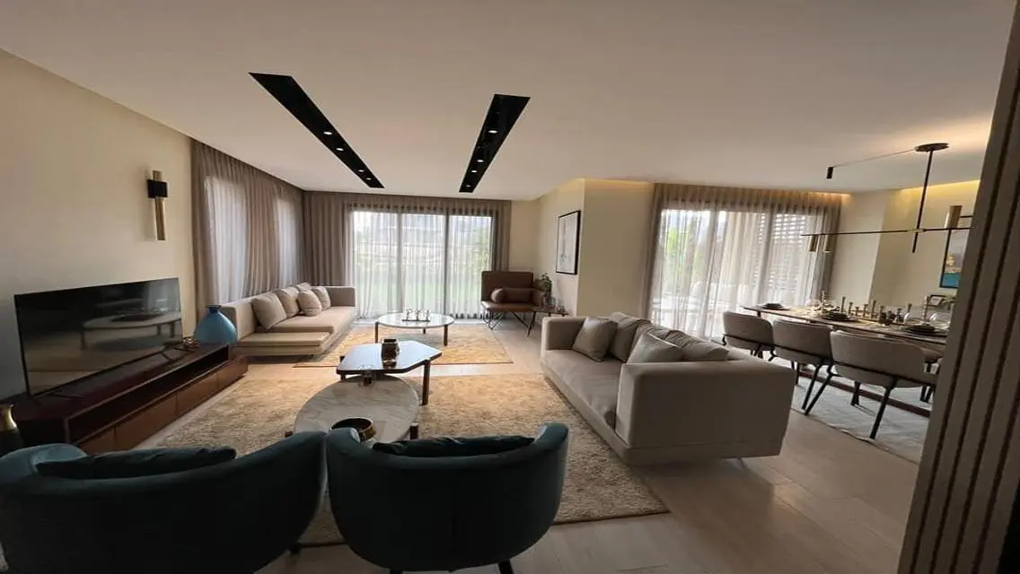 Luxurious Villa for Sale with Spacious Amenities