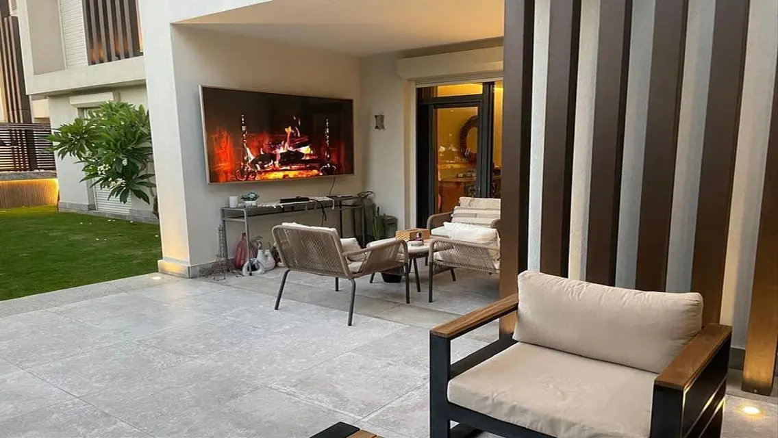Luxurious Villa for Sale with Spacious Amenities