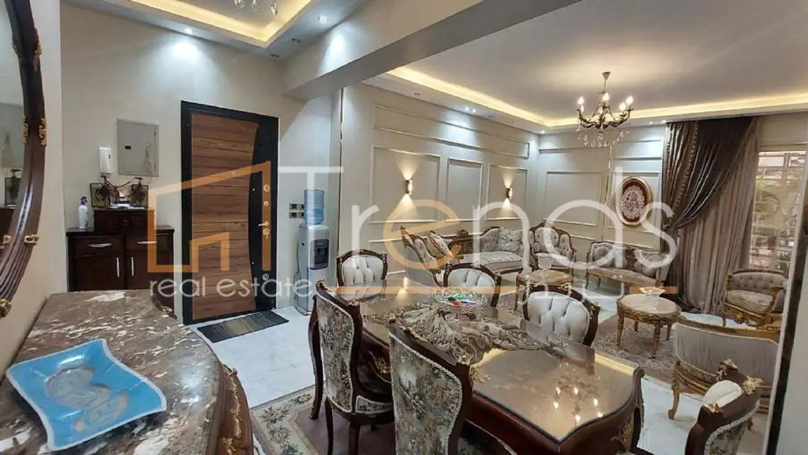 Stunning 190 sqm Apartment Overlooking a Landmark