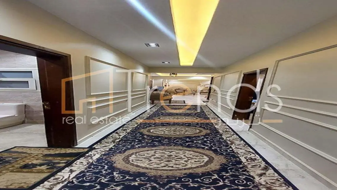 Stunning 190 sqm Apartment Overlooking a Landmark
