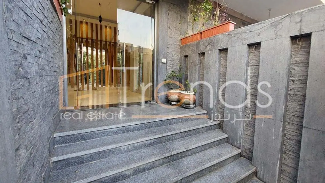Stunning 190 sqm Apartment Overlooking a Landmark