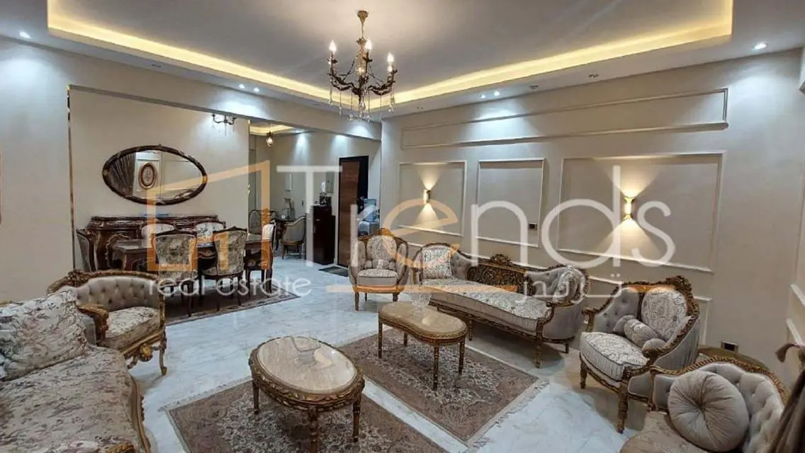 Stunning 190 sqm Apartment Overlooking a Landmark
