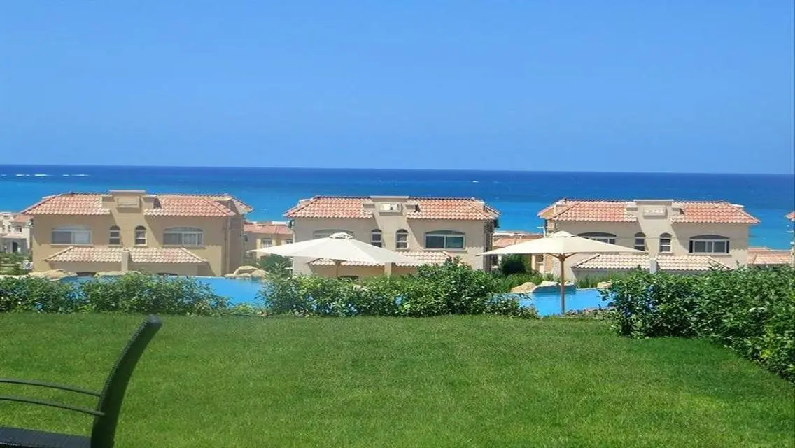 Luxury 3 Bedroom Apartment with Unique Design
