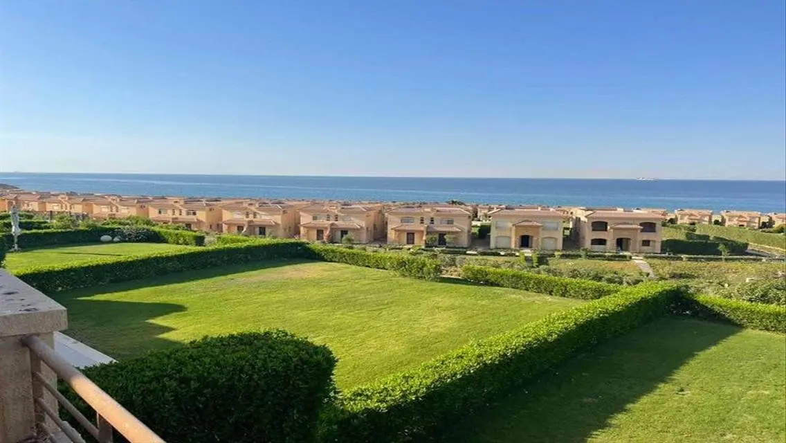 Luxury 3 Bedroom Apartment with Unique Design