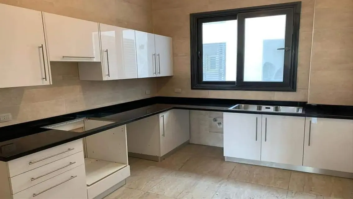Luxury 165 sqm Apartment with Stunning Views