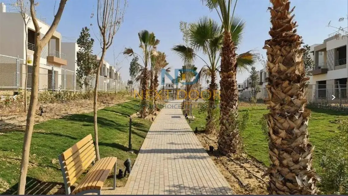 Luxury Apartment Overlooking the Lake for Sale