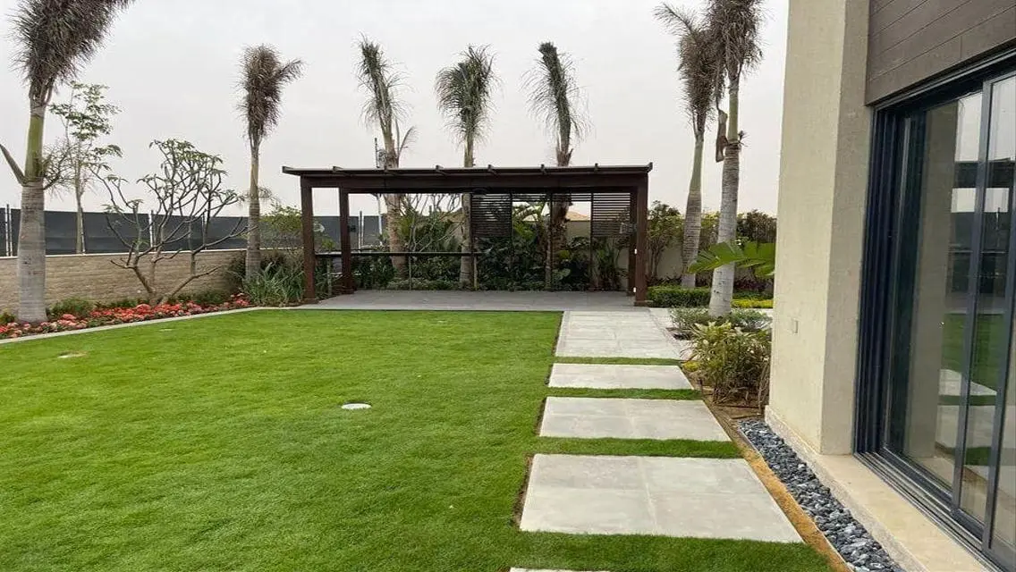 فيلا فاخرة للبيع بمساحة واسعة
