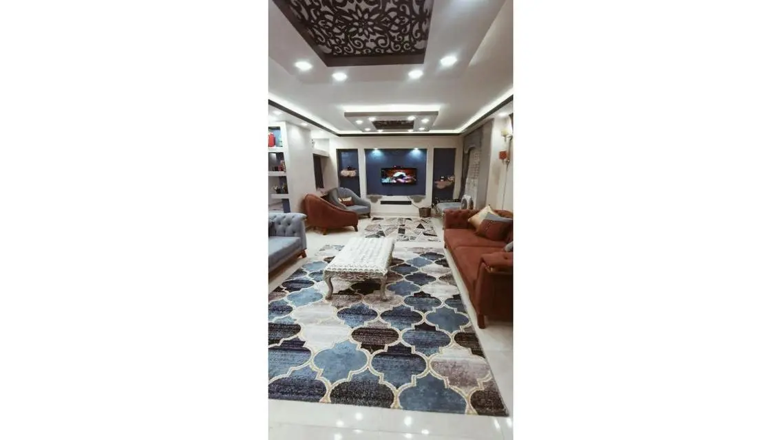 Luxury 3-Bedroom Apartment in the Heart of the City