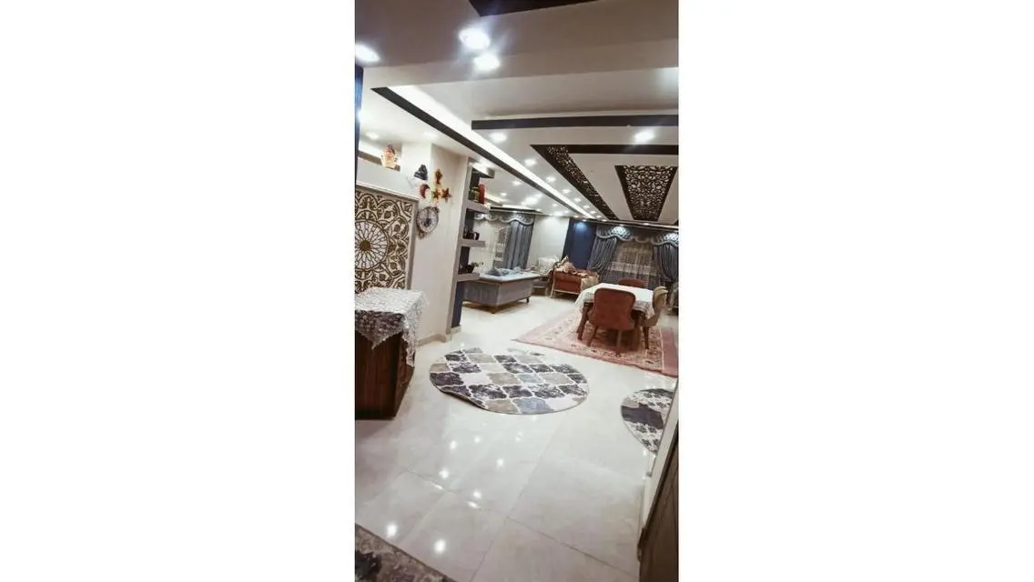 Luxury 3-Bedroom Apartment in the Heart of the City