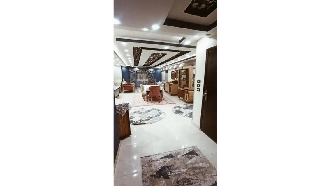 Luxury 3-Bedroom Apartment in the Heart of the City