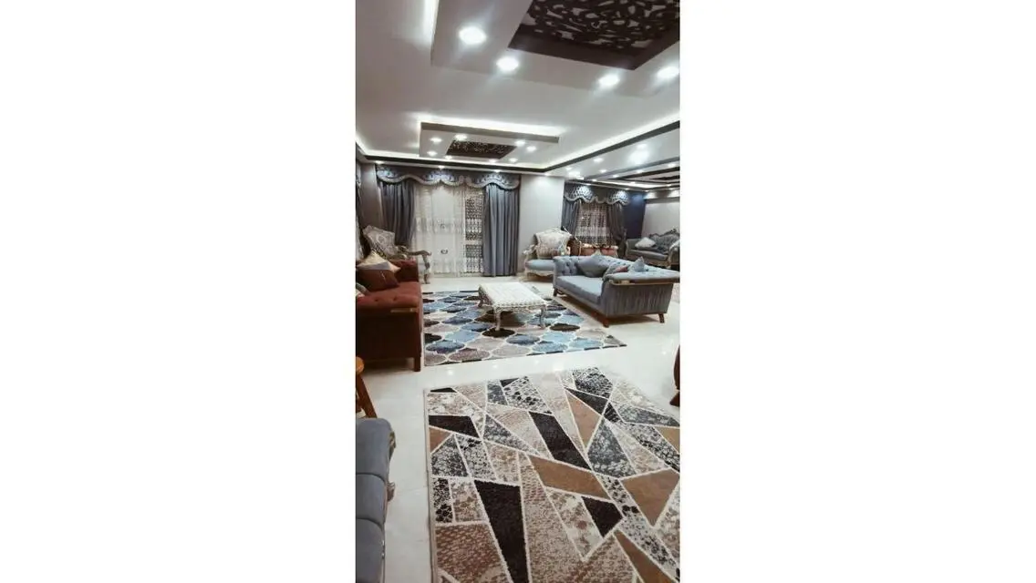 Luxury 3-Bedroom Apartment in the Heart of the City