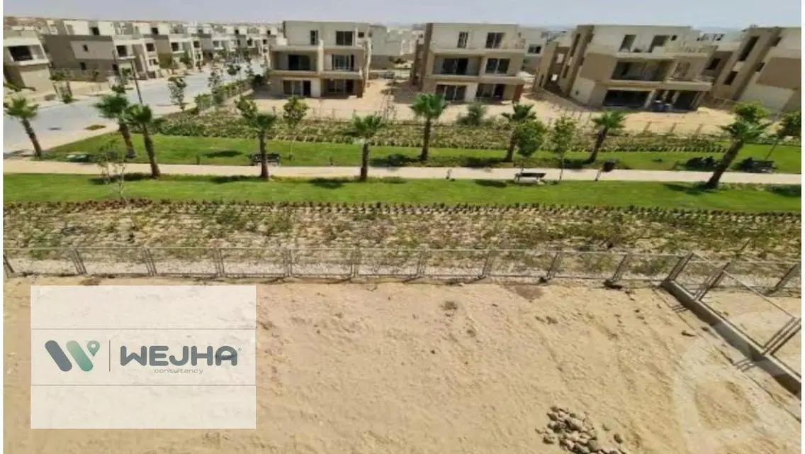 Luxury Villa in Crown Palm Hills