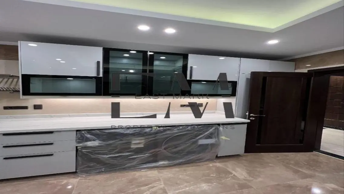 Luxury Villa with Private Garden and Maid Room
