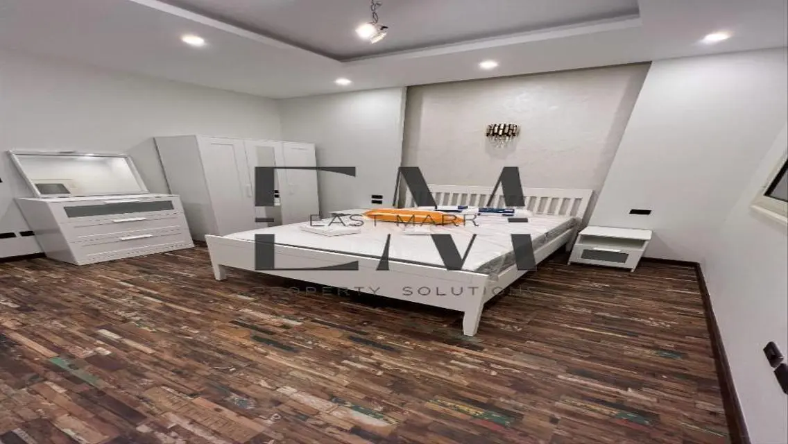 Luxury Villa with Private Garden and Maid Room