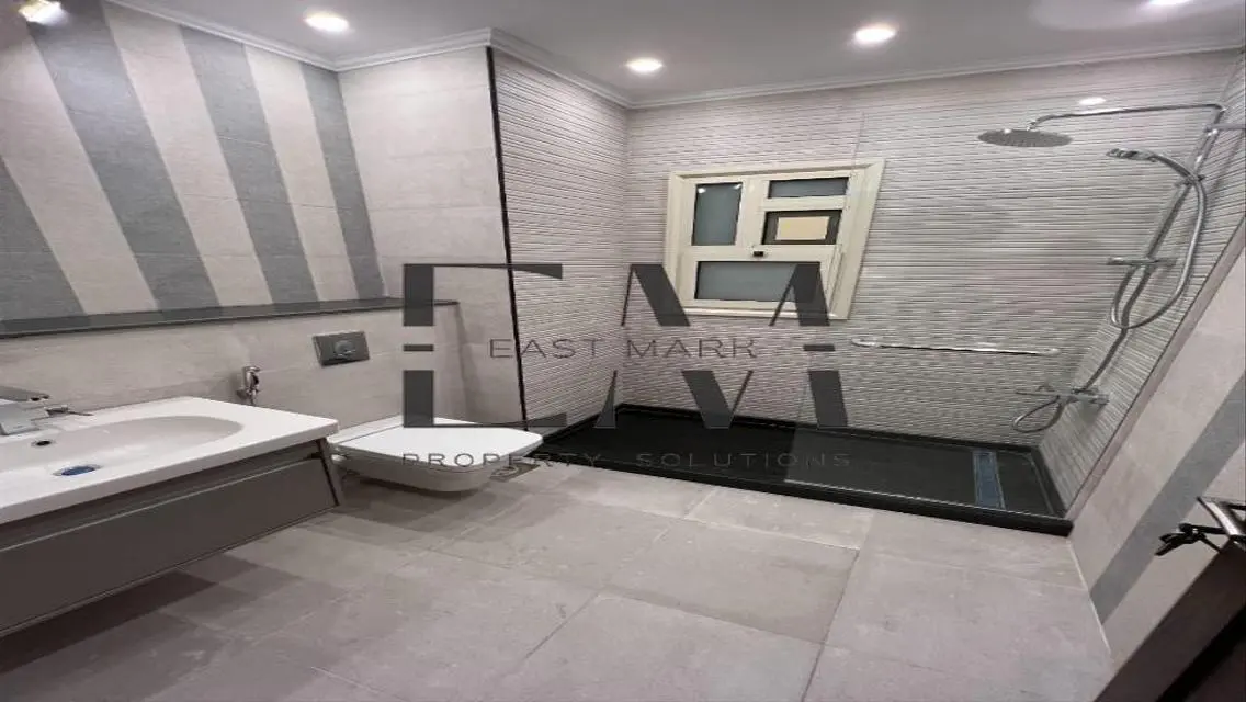 Luxury Villa with Private Garden and Maid Room