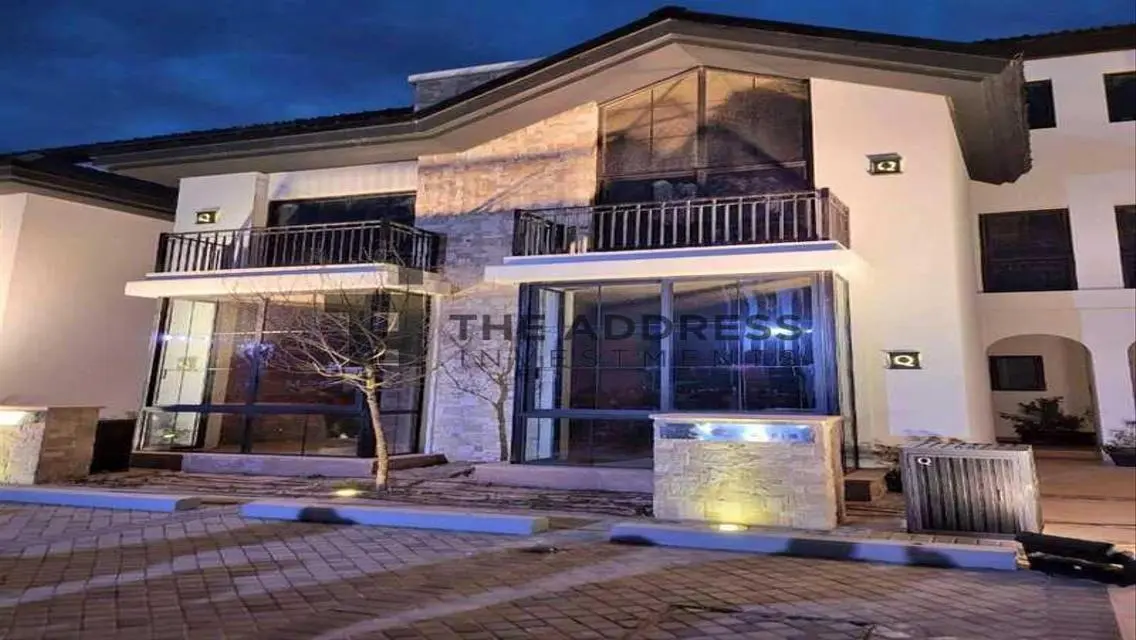 Luxury Villa for Sale in Mountain View Compound, New Cairo
