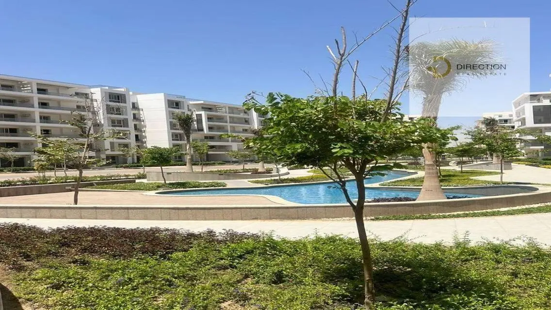 Luxurious Villa with Stunning Lake View