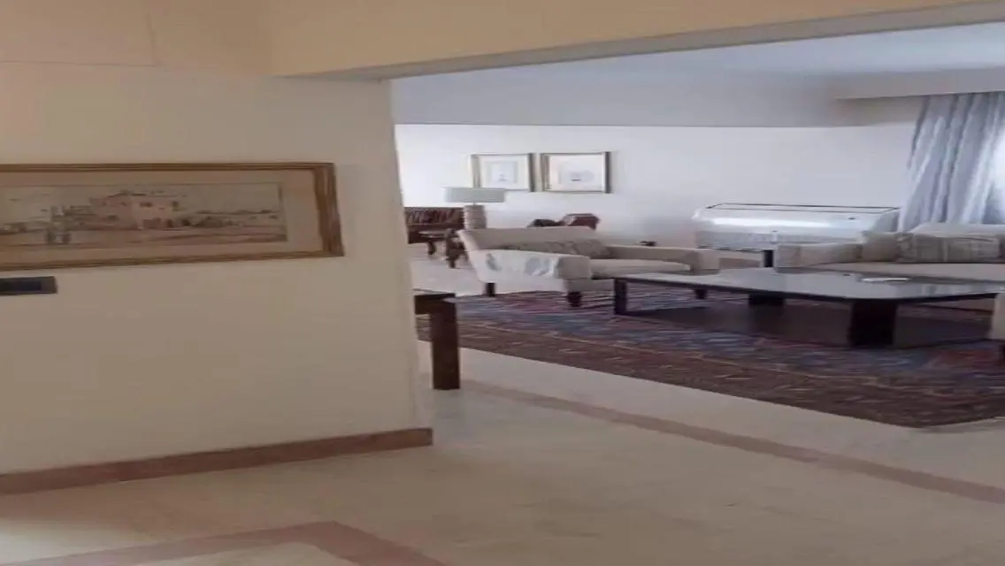 شقة فاخرة تطل على بحيرات بمساحة 3200 متر -320